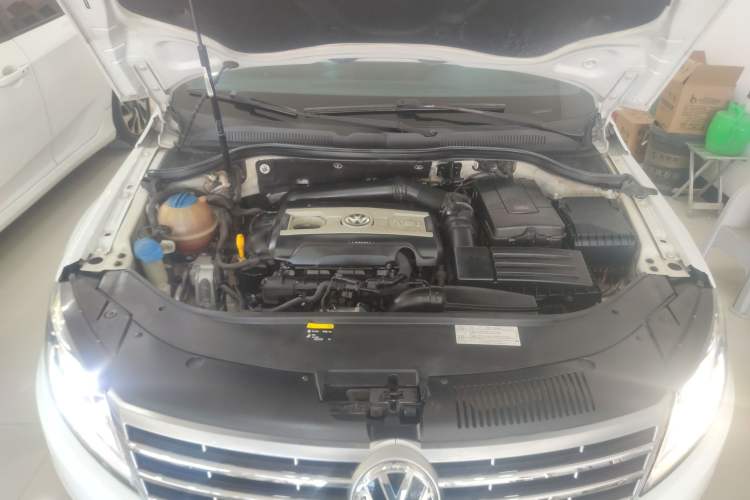 Used Volkswagen FAW-Volkswagen CC 2018 1.8TSI Luxury Model Engine Bay