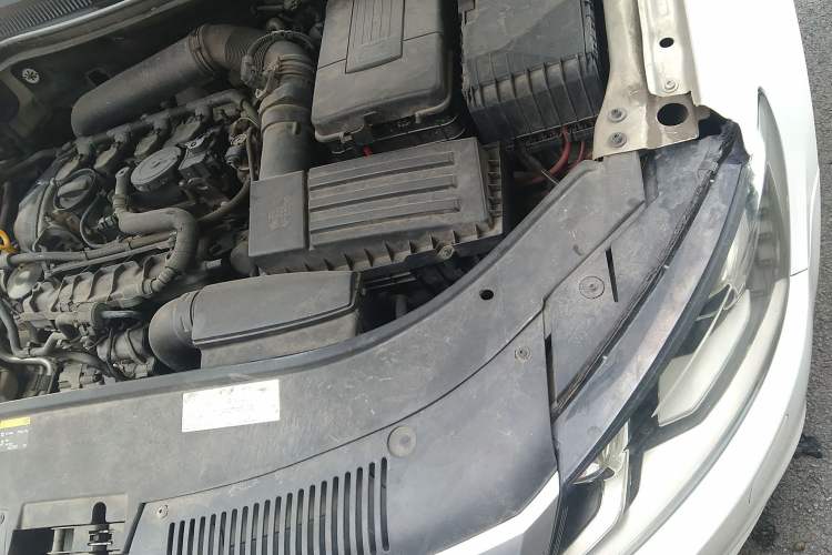 Used Volkswagen FAW-Volkswagen CC 2018 1.8TSI Luxury Model Engine Bay Left