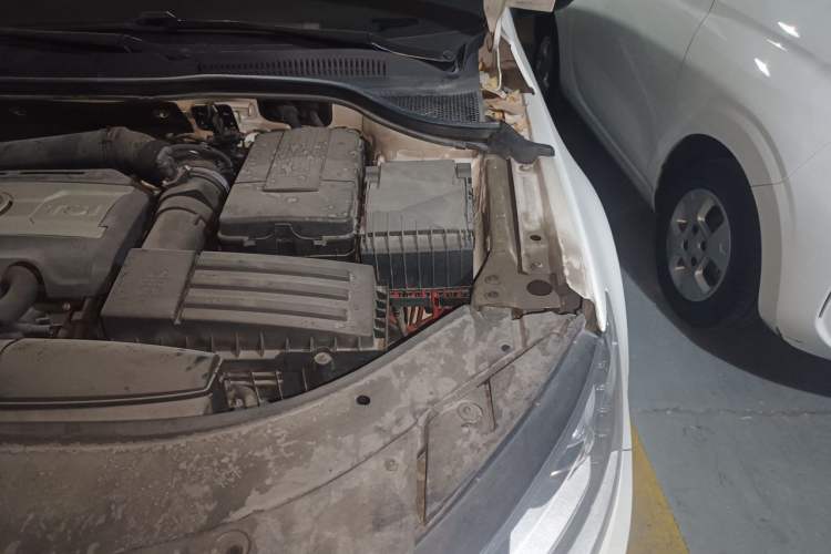 Used Volkswagen FAW-Volkswagen CC 2018 1.8TSI Prestige Model Engine Bay Left