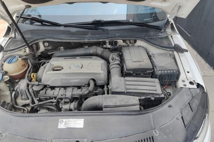 Used Volkswagen FAW-Volkswagen CC 2018 1.8TSI Luxury Model Engine Bay Left