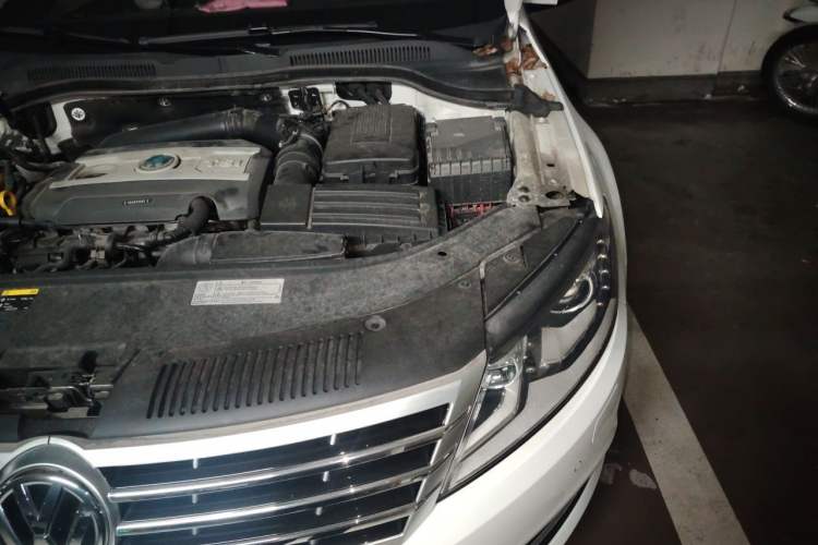 Used Volkswagen FAW-Volkswagen CC 2018 1.8TSI Prestige Model Engine Bay Left