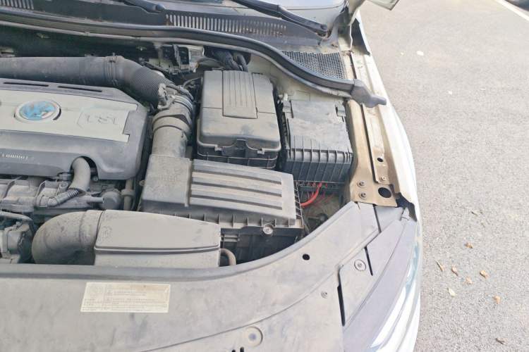 Used Volkswagen FAW-Volkswagen CC 2018 1.8TSI Prestige Model Engine Bay Left
