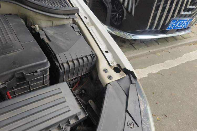 Used Volkswagen FAW-Volkswagen CC 2018 1.8TSI Luxury Model Engine Bay Left