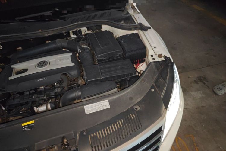Used Volkswagen FAW-Volkswagen CC 2018 1.8TSI Luxury Model Engine Bay Left