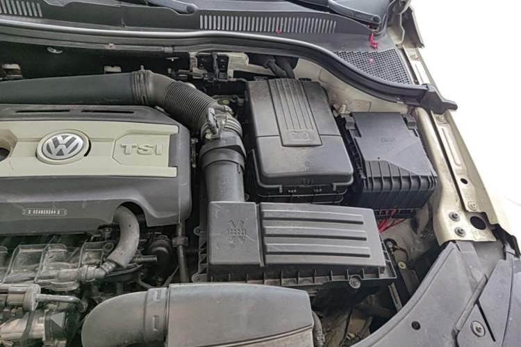 Used Volkswagen FAW-Volkswagen CC 2018 1.8TSI Luxury Model Engine Bay Left