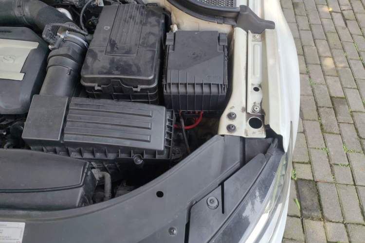 Used Volkswagen FAW-Volkswagen CC 2018 1.8TSI Luxury Model Engine Bay Left