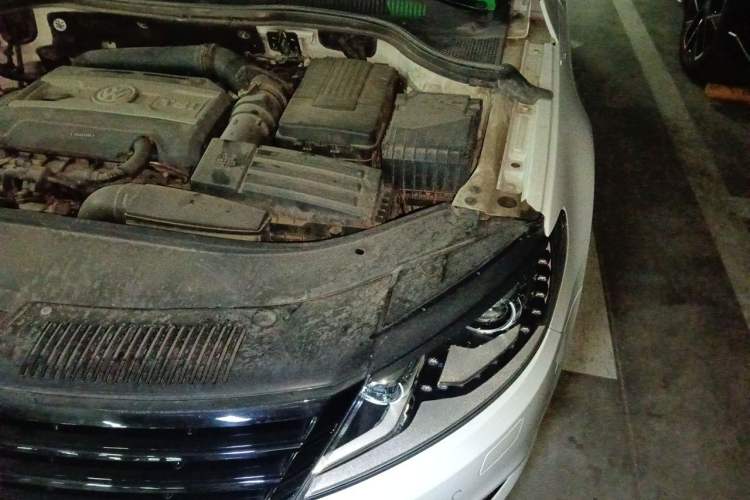 Used Volkswagen FAW-Volkswagen CC 2018 1.8TSI Luxury Model Engine Bay Left