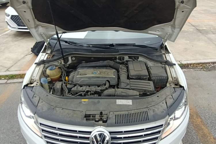 Used Volkswagen FAW-Volkswagen CC 2018 1.8TSI Luxury Model Engine Bay