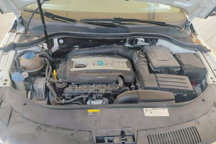 Used Volkswagen FAW-Volkswagen CC 2018 1.8TSI Luxury Model Engine Bay
