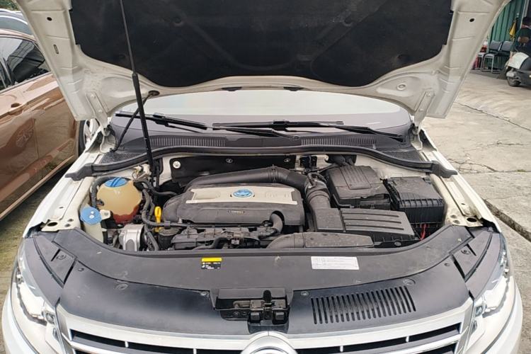 Used Volkswagen FAW-Volkswagen CC 2018 1.8TSI Luxury Model Engine Bay