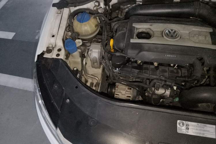 Used Volkswagen FAW-Volkswagen CC 2018 1.8TSI Luxury Model Engine Bay Right
