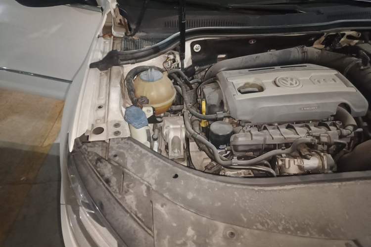 Used Volkswagen FAW-Volkswagen CC 2018 1.8TSI Prestige Model Engine Bay Right