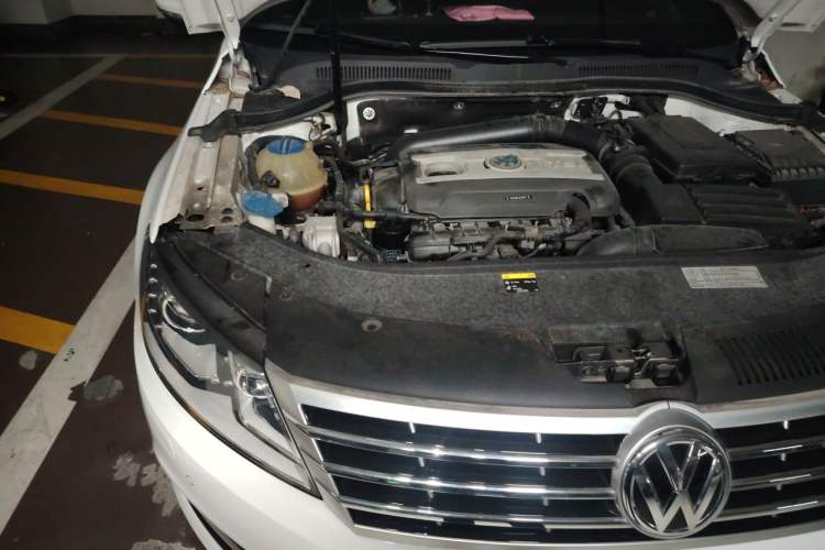 Used Volkswagen FAW-Volkswagen CC 2018 1.8TSI Prestige Model Engine Bay Right