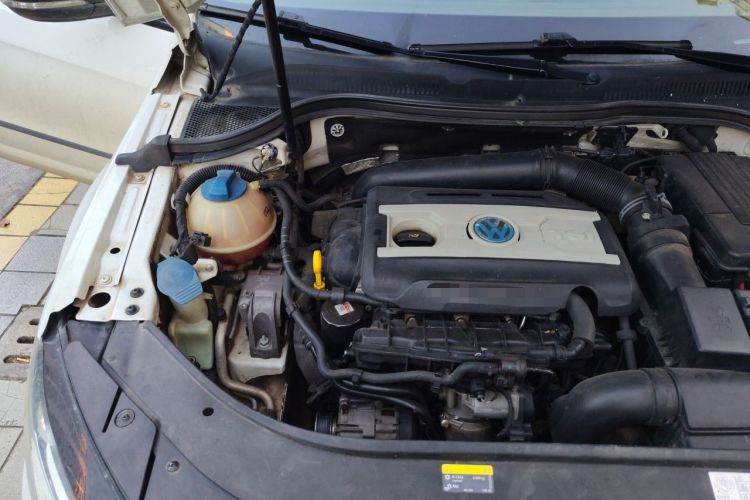 Used Volkswagen FAW-Volkswagen CC 2018 1.8TSI Prestige Model Engine Bay Right