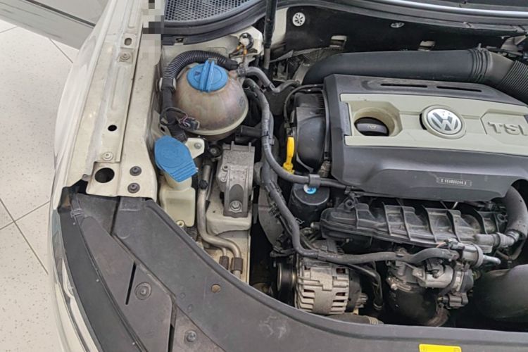Used Volkswagen FAW-Volkswagen CC 2018 1.8TSI Luxury Model Engine Bay Right