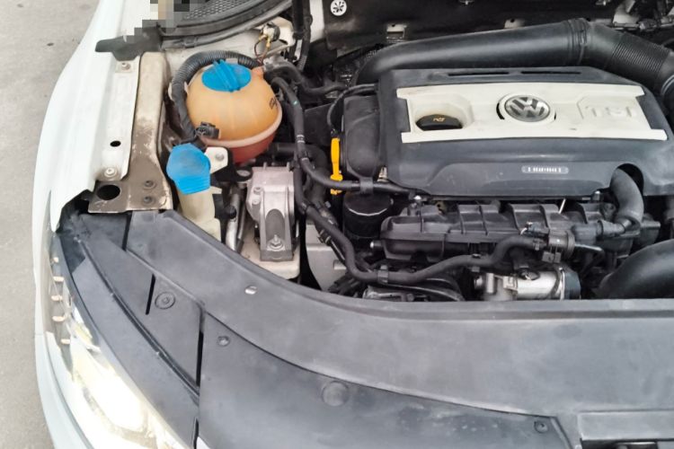 Used Volkswagen FAW-Volkswagen CC 2018 1.8TSI Luxury Model Engine Bay Right