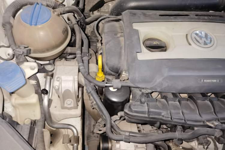 Used Volkswagen FAW-Volkswagen CC 2018 1.8TSI Luxury Model Engine Bay Right