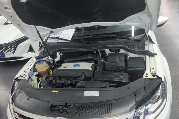 Used Volkswagen FAW-Volkswagen CC 2018 1.8TSI Luxury Model Engine Bay