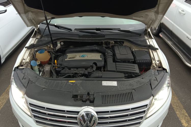 Used Volkswagen FAW-Volkswagen CC 2018 1.8TSI Prestige Model Engine Bay