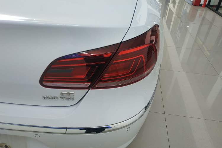 Used Volkswagen FAW-Volkswagen CC 2018 1.8TSI Luxury Model Exterior 3