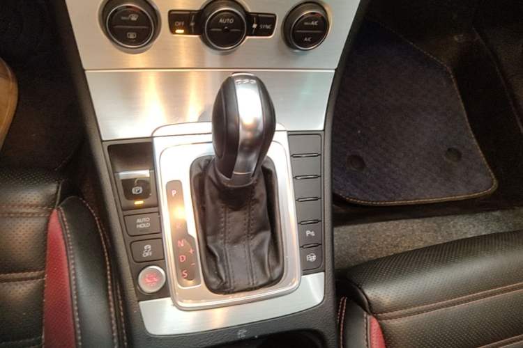 Used Volkswagen FAW-Volkswagen CC 2018 1.8TSI Luxury Model Gear Lever