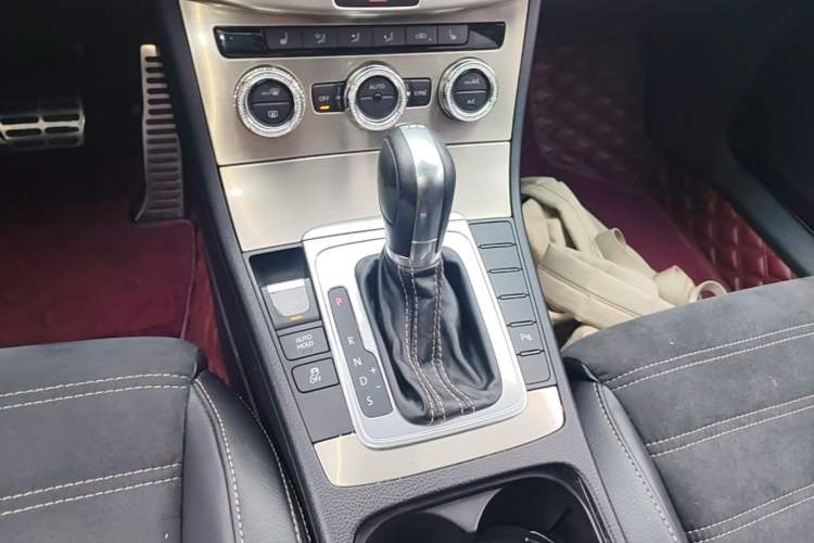 Used Volkswagen FAW-Volkswagen CC 2018 1.8TSI Prestige Model Gear Lever