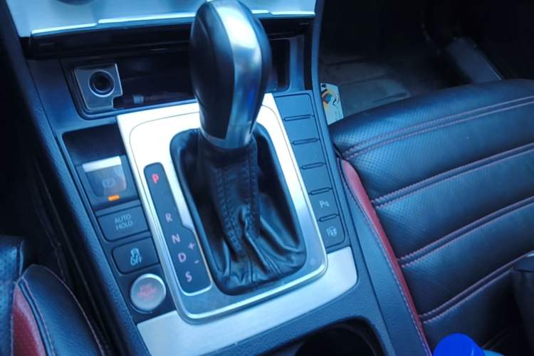 Used Volkswagen FAW-Volkswagen CC 2018 1.8TSI Luxury Model Gear Lever