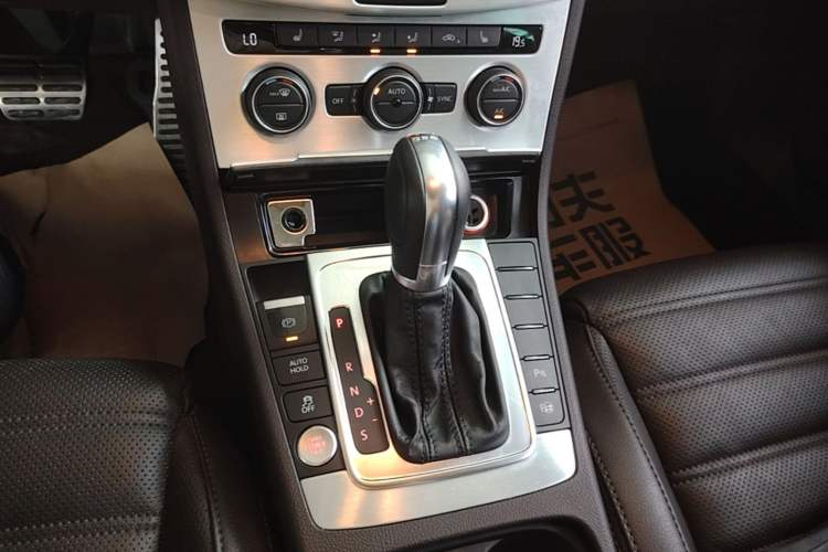 Used Volkswagen FAW-Volkswagen CC 2018 1.8TSI Luxury Model Gear Lever