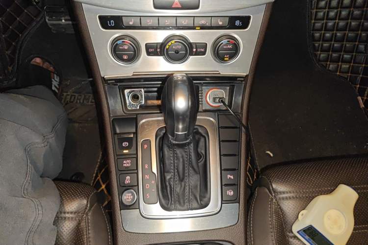 Used Volkswagen FAW-Volkswagen CC 2018 1.8TSI Luxury Model Gear Lever