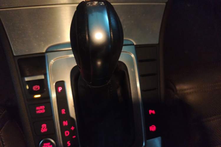 Used Volkswagen FAW-Volkswagen CC 2018 1.8TSI Luxury Model Gear Lever