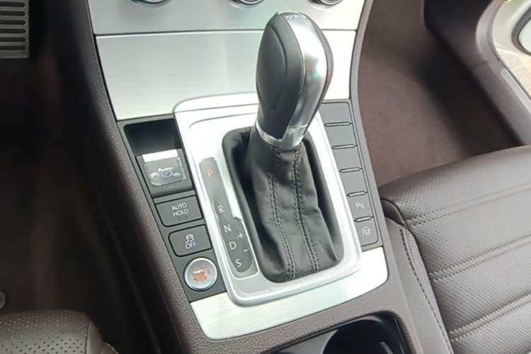 Used Volkswagen FAW-Volkswagen CC 2018 1.8TSI Luxury Model Gear Lever