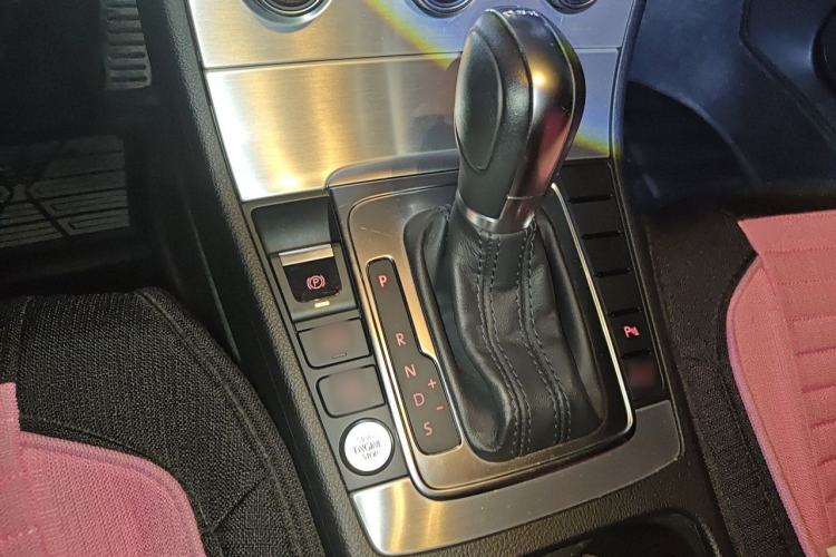 Used Volkswagen FAW-Volkswagen CC 2018 1.8TSI Luxury Model Gear Lever