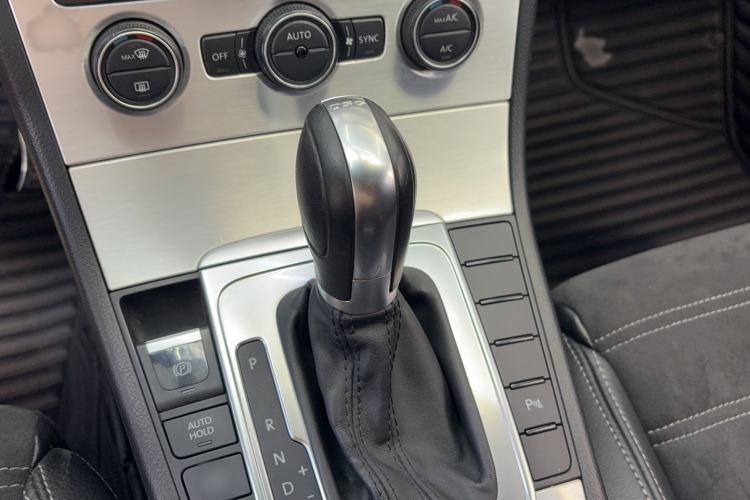Used Volkswagen FAW-Volkswagen CC 2018 1.8TSI Prestige Model Gear Lever