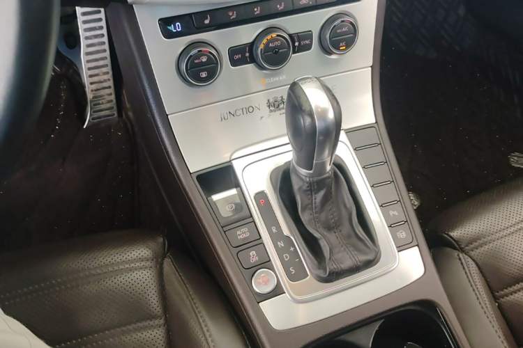 Used Volkswagen FAW-Volkswagen CC 2018 1.8TSI Luxury Model Gear Lever