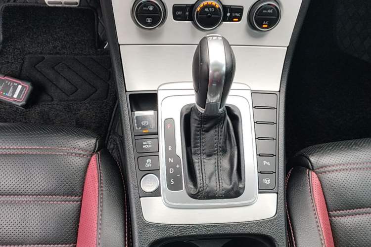Used Volkswagen FAW-Volkswagen CC 2018 1.8TSI Luxury Model Gear Lever