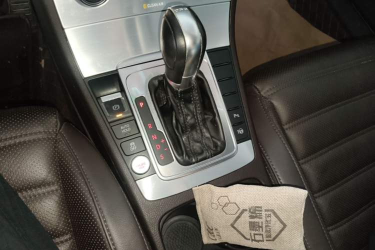 Used Volkswagen FAW-Volkswagen CC 2018 1.8TSI Luxury Model Gear Lever