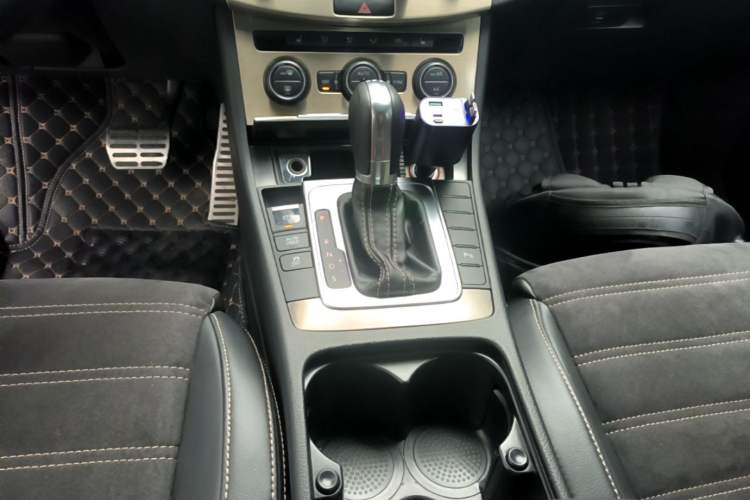 Used Volkswagen FAW-Volkswagen CC 2018 1.8TSI Prestige Model Gear Lever