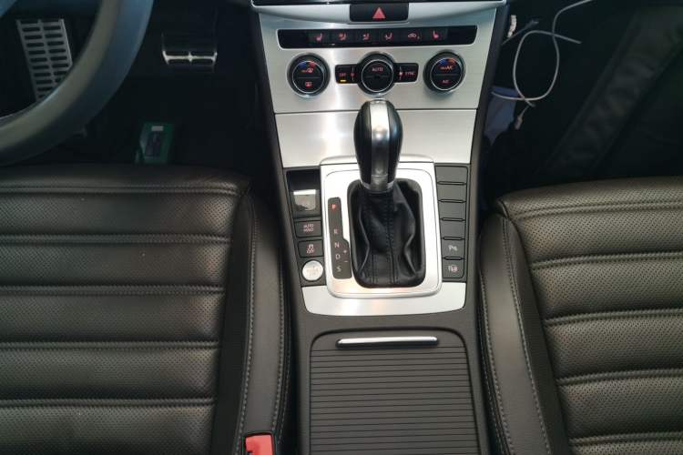 Used Volkswagen FAW-Volkswagen CC 2018 1.8TSI Luxury Model Gear Lever