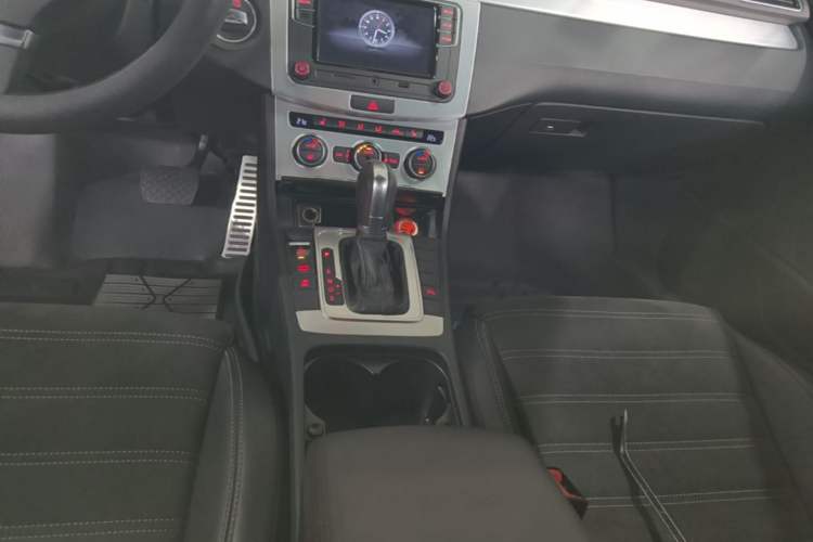 Used Volkswagen FAW-Volkswagen CC 2018 1.8TSI Prestige Model Gear Lever