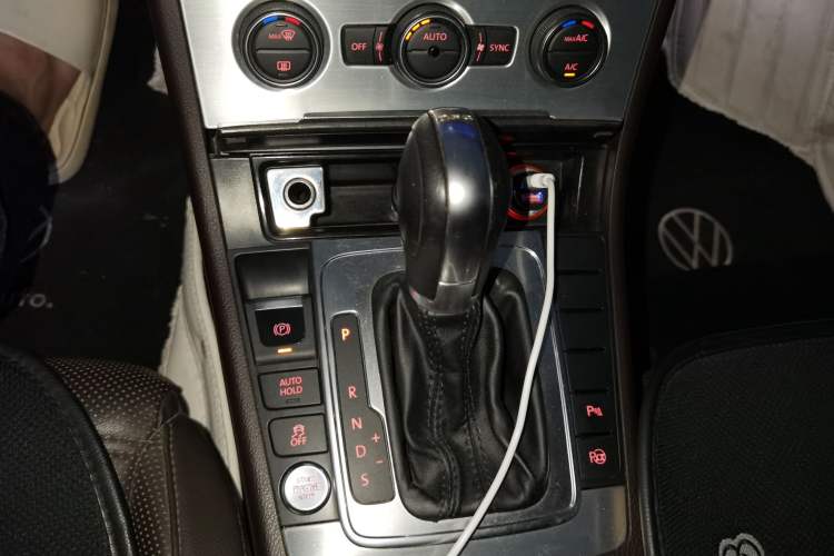 Used Volkswagen FAW-Volkswagen CC 2018 1.8TSI Luxury Model Gear Lever
