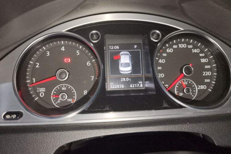 Used Volkswagen FAW-Volkswagen CC 2018 1.8TSI Luxury Model Instrument Cluster