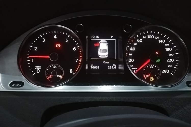 Used Volkswagen FAW-Volkswagen CC 2018 1.8TSI Luxury Model Instrument Cluster