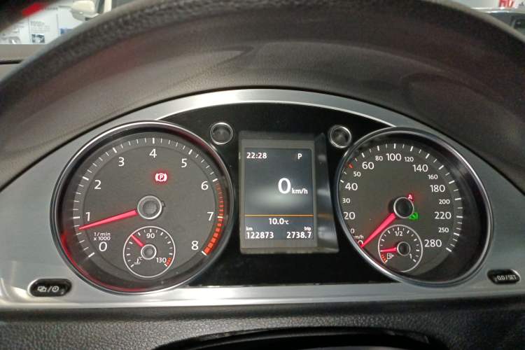 Used Volkswagen FAW-Volkswagen CC 2018 1.8TSI Luxury Model Instrument Cluster