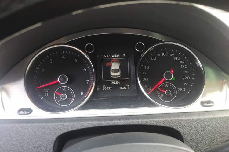 Used Volkswagen FAW-Volkswagen CC 2018 1.8TSI Luxury Model Instrument Cluster