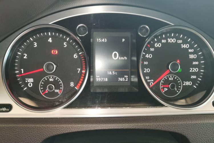 Used Volkswagen FAW-Volkswagen CC 2018 1.8TSI Luxury Model Instrument Cluster