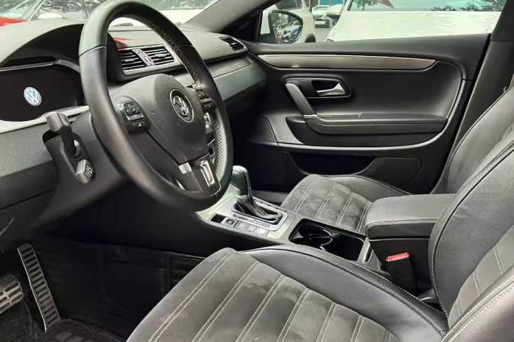 Used Volkswagen FAW-Volkswagen CC 2018 1.8TSI Prestige Model Interior 1