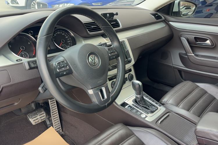 Used Volkswagen FAW-Volkswagen CC 2018 1.8TSI Luxury Model Interior 1