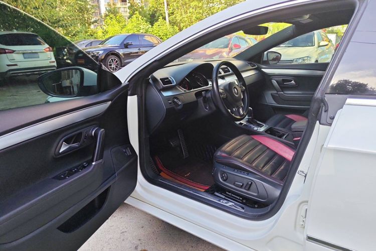 Used Volkswagen FAW-Volkswagen CC 2018 1.8TSI Luxury Model Interior 2