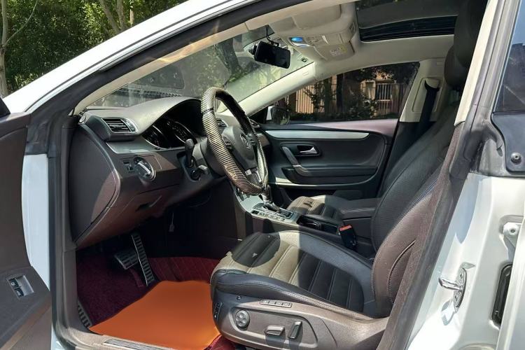 Used Volkswagen FAW-Volkswagen CC 2018 1.8TSI Luxury Model Interior 3