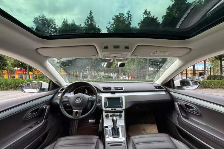 Used Volkswagen FAW-Volkswagen CC 2018 2.0 TSI Luxury Model Interior 3